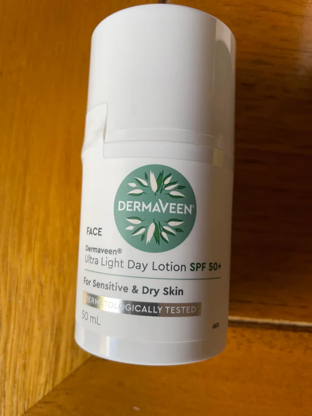 new-dermaveen-ultra-light-face-sunscreen-v0-pc9ou7cy65091-1 (1)